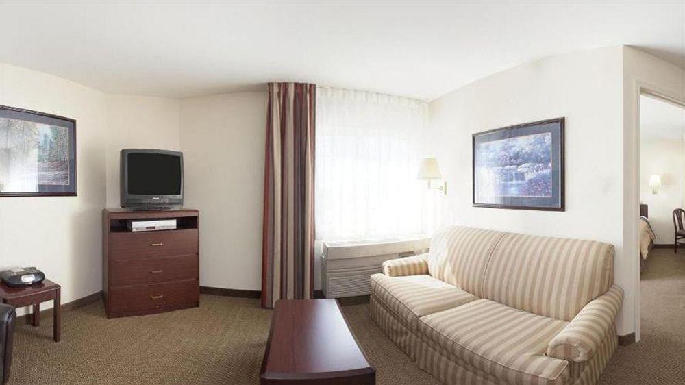 Sonesta Simply Suites St Louis Earth City מראה חיצוני תמונה