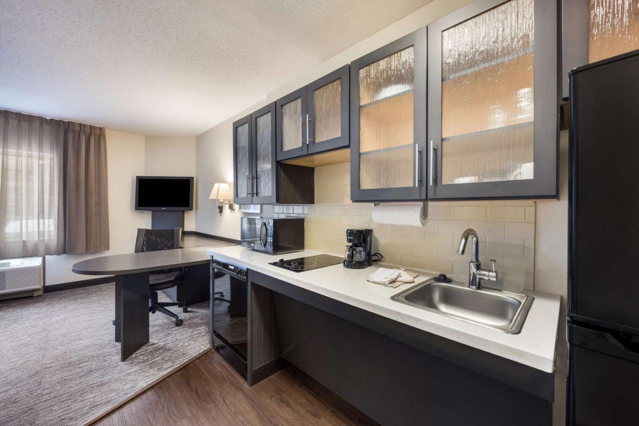 Sonesta Simply Suites St Louis Earth City מראה חיצוני תמונה