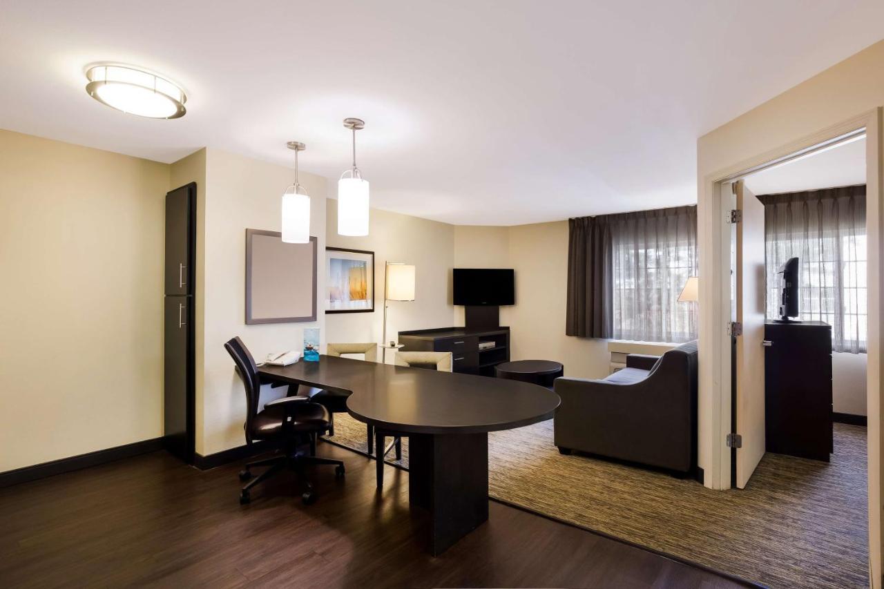 Sonesta Simply Suites St Louis Earth City מראה חיצוני תמונה