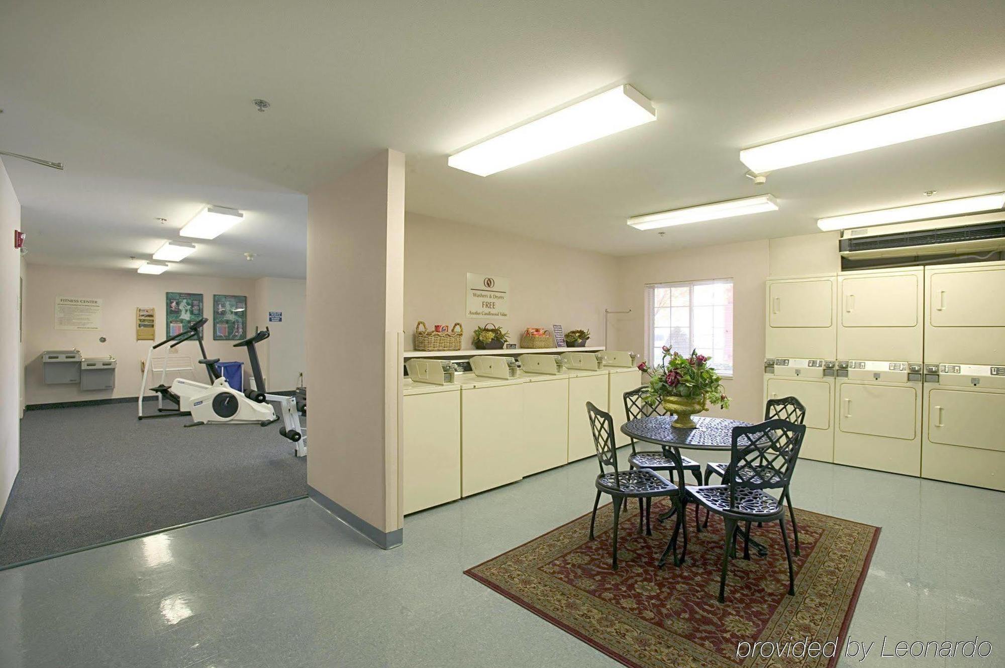 Sonesta Simply Suites St Louis Earth City מראה חיצוני תמונה